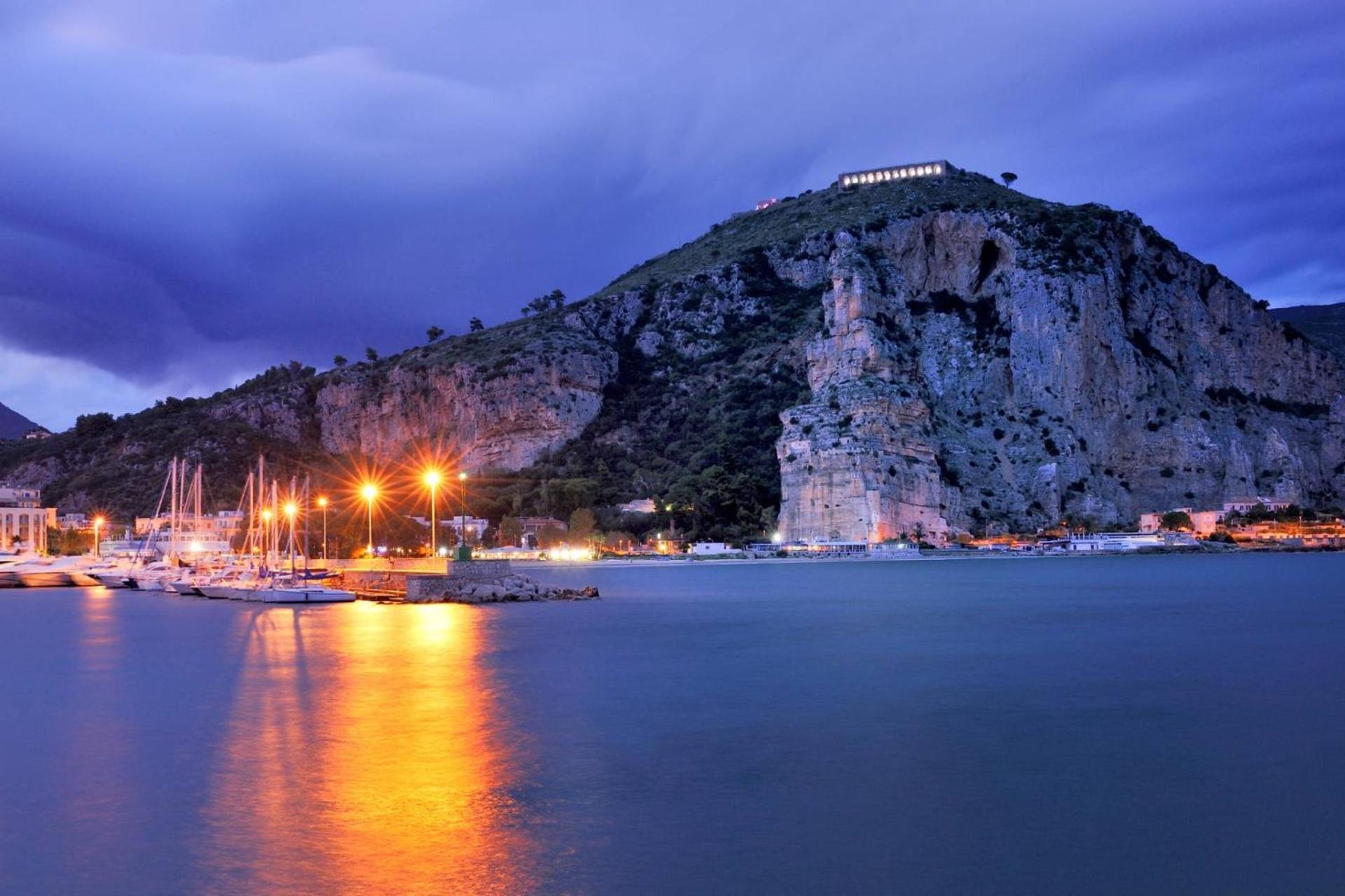 Апартаменти Abouterracina - Maestrale Екстер'єр фото